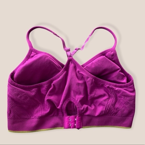 BALANCE Padded Sports Bra - Picture 4 of 6